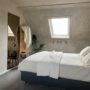 Losse spiegel in de slaapkamer