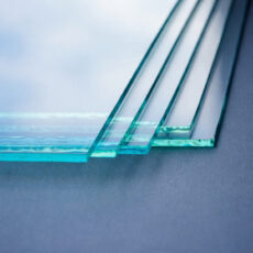 Floatglas mit ungeschliffenen Kanten, Nahaufnahme